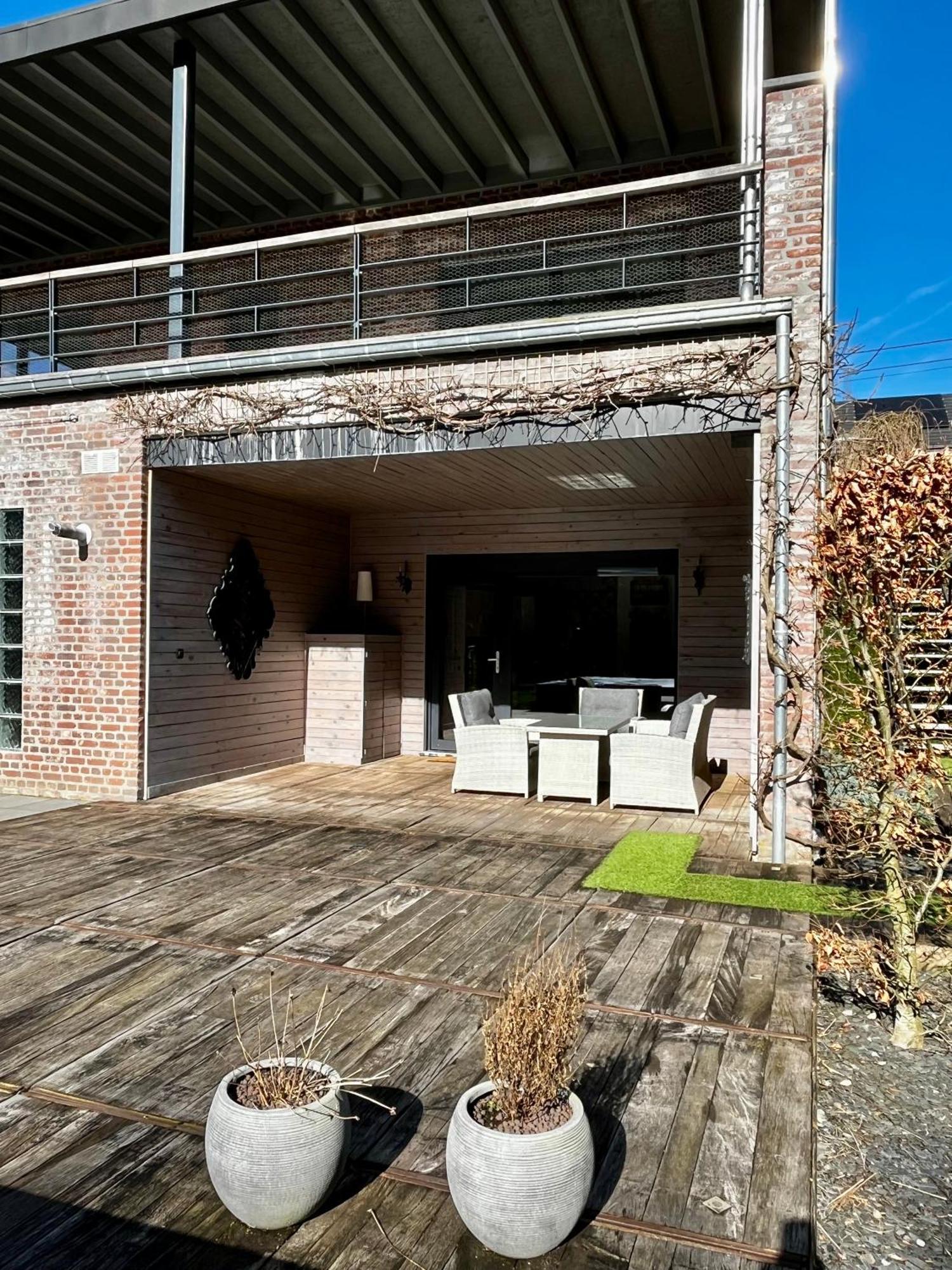 Chez Mailis Apartamento Rhisnes Exterior foto